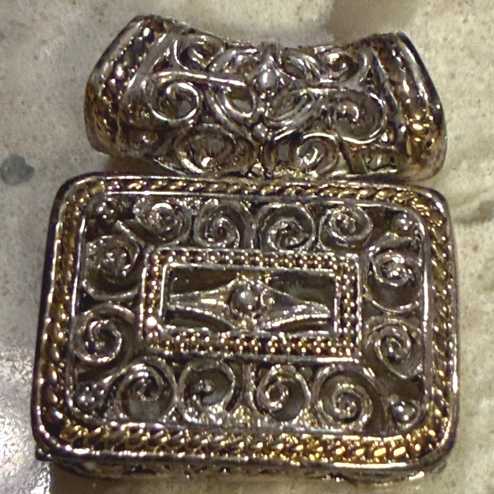 Vintage 1990s Silver‎ Gold Two Tone  Filigree Scroll Rectangular Slide Pendant